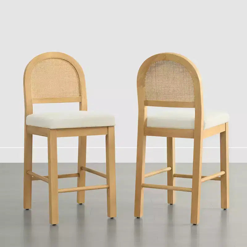 Tabouret de comptoir bohème en rotin avec dossier incurvé et assise coussinée